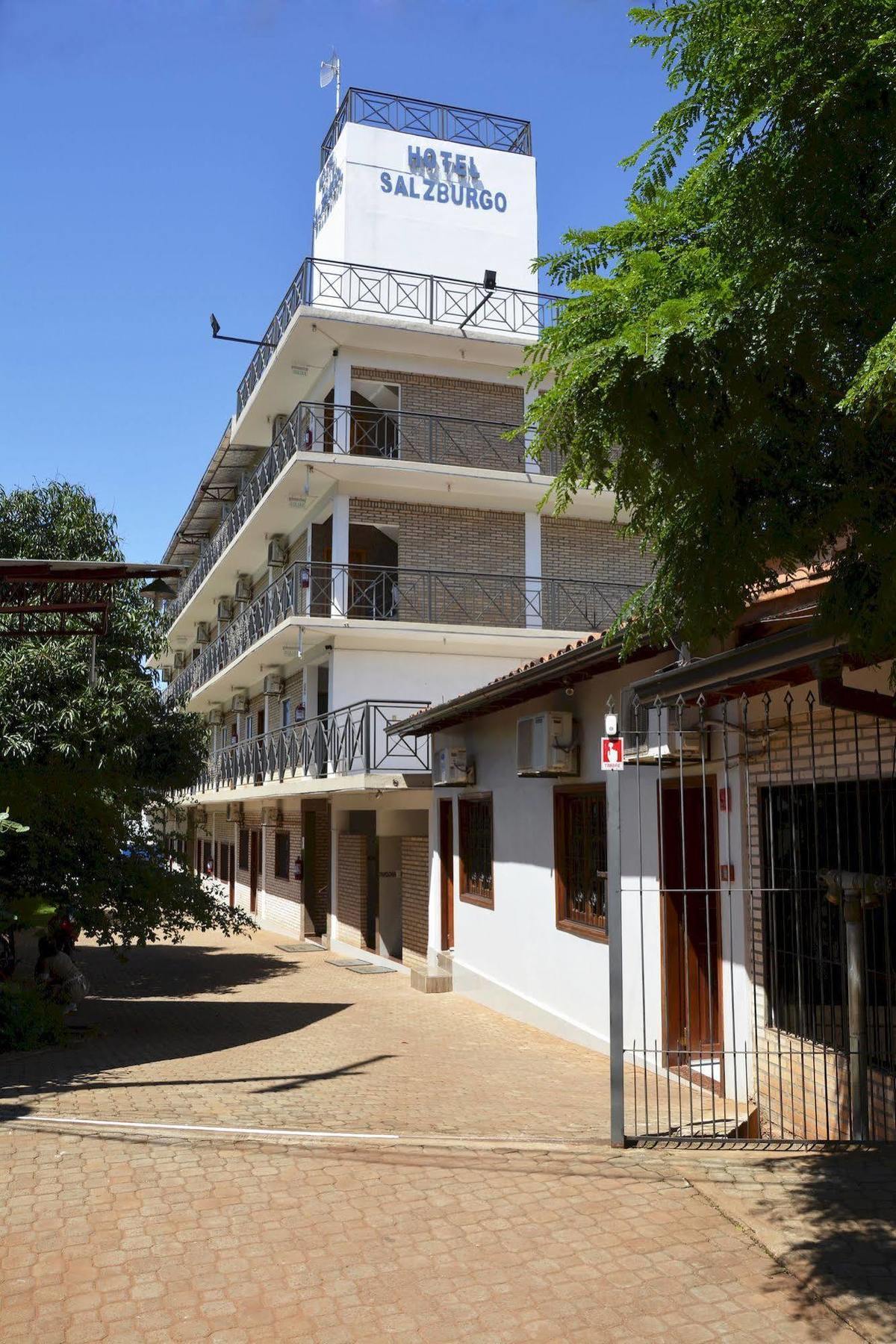 Hotel Salzburgo Ciudad del Este Luaran gambar